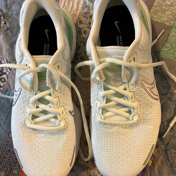 Nike Zoom X Invincible 2, size 9 - Picture 2 of 5